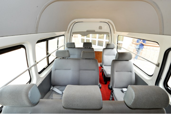 Force Urbania 15+1 Seater